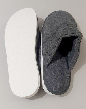 Chinelo de Quarto Fechado Feminino em Pelinho - Divina Noite