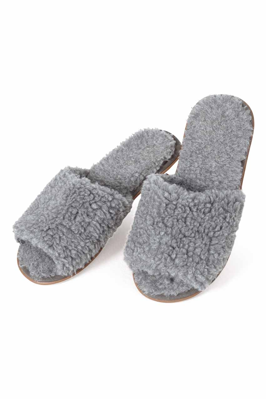 Chinelo de Quarto Aberto Feminino em Pelinho - Lua Encantada - G