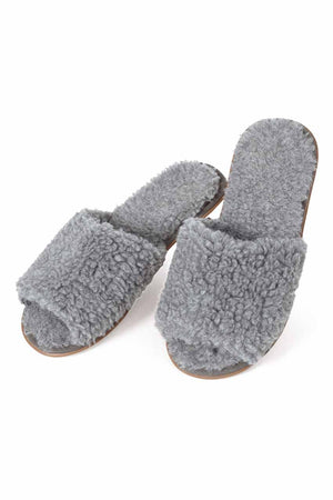 Chinelo de Quarto Aberto Feminino em Pelinho - Lua Encantada - G